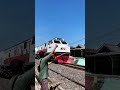 Bapak-Bapak Mainin Palang Pintu Mainan Depan Kereta Api Masinis Abah Nanang #palangpintukeretaapi