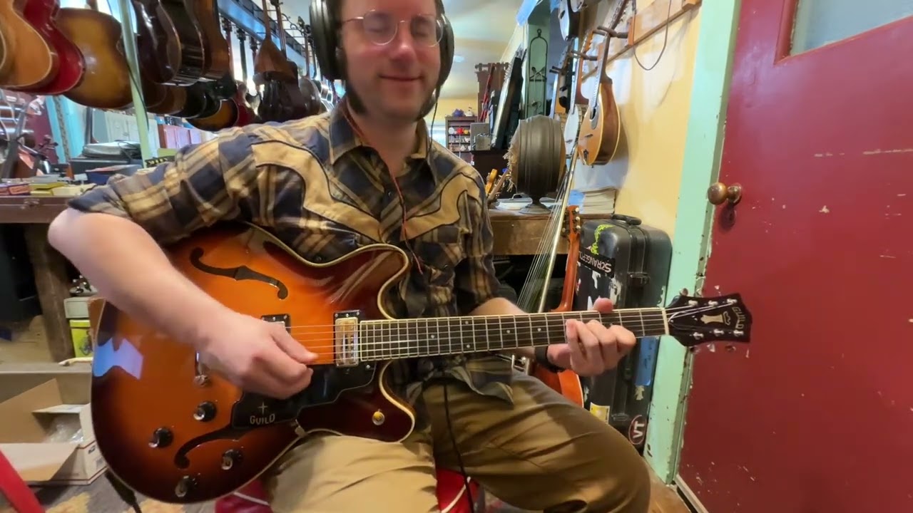2021 Guild Starfire IV semihollow electric guitar - YouTube