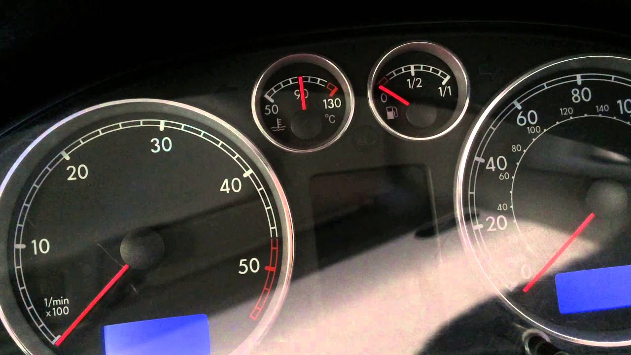 VW Passat B5.5 Full Fis Clocks 3B0 920 949 A being tested with VCDS