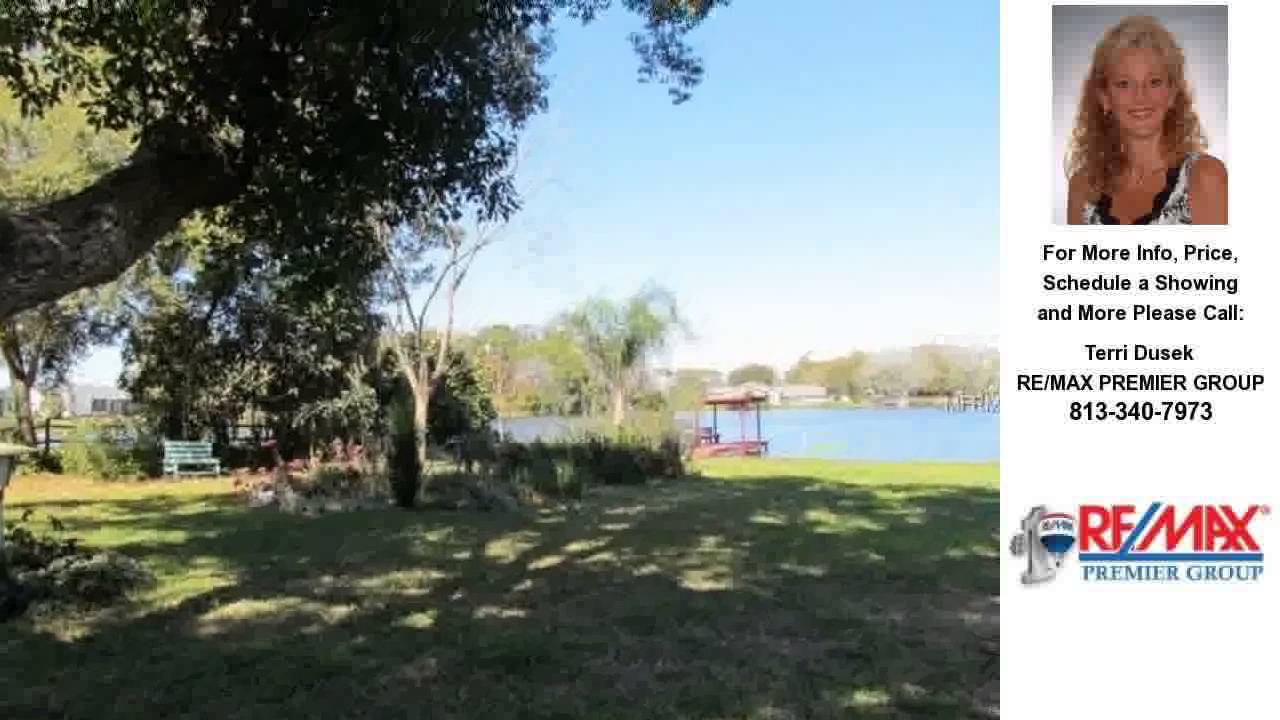 21041 1ST STREET, LAND O LAKES, FL Presented by Terri Dusek.