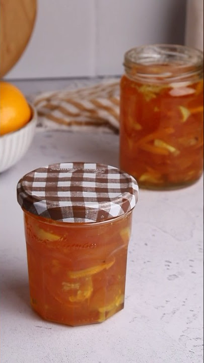 Waste not with this Homemade Grapefruit Marmalade that uses the whole fruit! 🍊