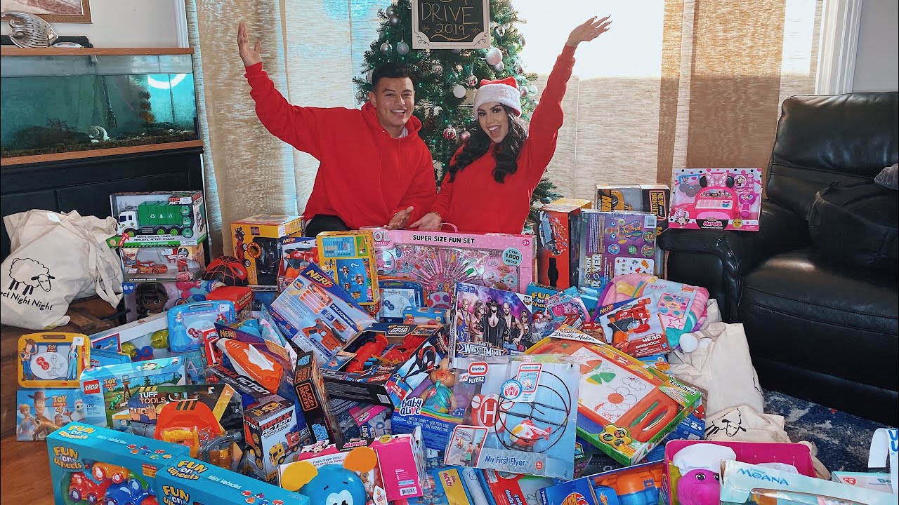 HOSTING A CHRISTMAS TOY DRIVE!!! YouTube