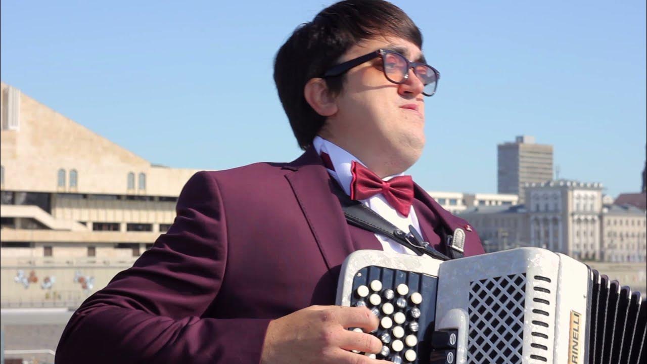 Гармонист рамиль курамшин. Рамиль курамшин баянист. Рамиль курамшин баянист. Айдар салахов баянист. Курамшин рамиль харисович.