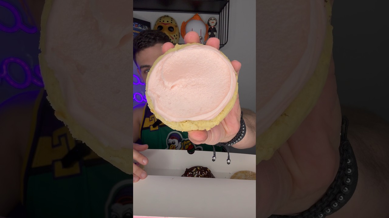 Classic Pink Sugar Crumbl Cookies Review! 🍪 