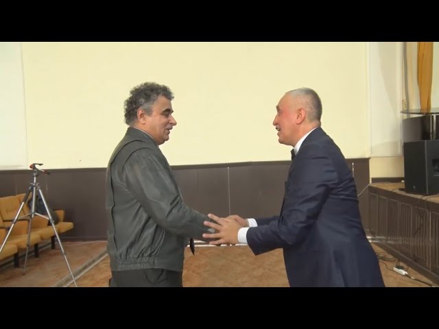 M.Otajonov "Izhor" O'zbek xalq cholg'ulari talabalar orkestri ijro etadi. Dirijor I.Kuvatov