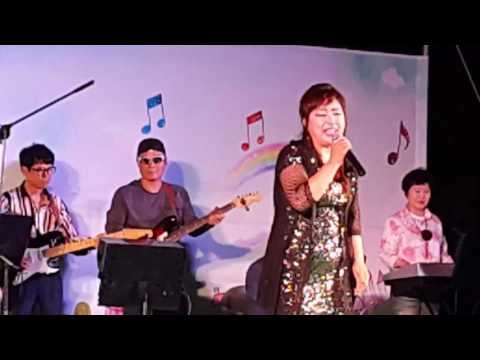 사랑하며살아가요- 가수 신소이