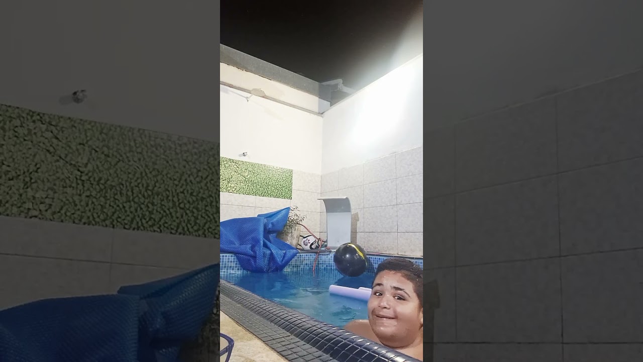 Mais uma vez na piscina 