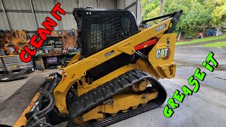 Cat 289D3, Clean it. Grease it.