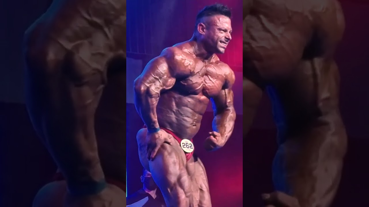 Mattia Vecchi posing Olympia 2021  muscleforce.gumroad.comlFrontRow - YouTube