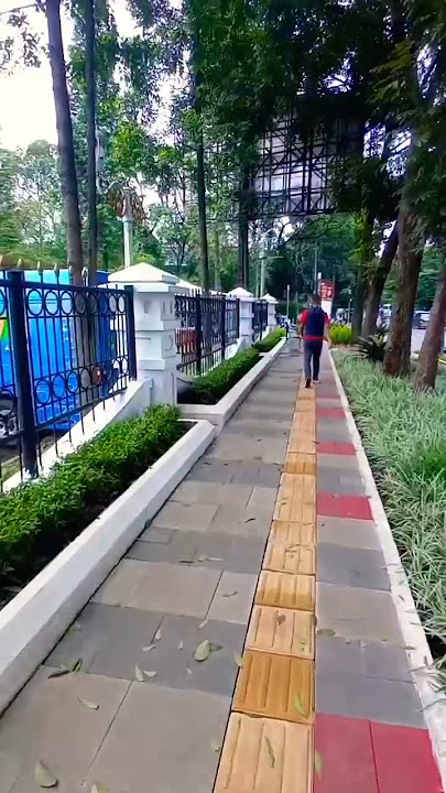 suasana seputar gedung sate Bandung #shortvideo #jalanjalan #walkingaround #bandung