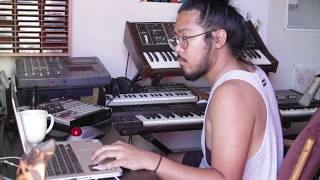 Miniatura de vídeo de "MNDSGN - Against The Clock"