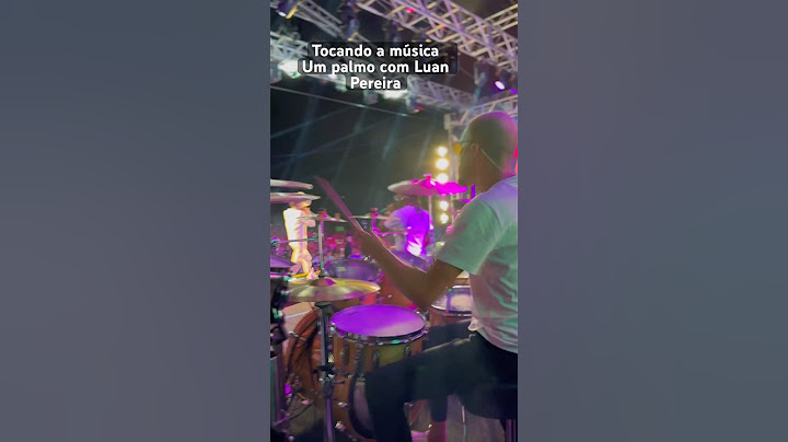 Tocando a música “Um Palmo “ com Luan Pereira no show da virada