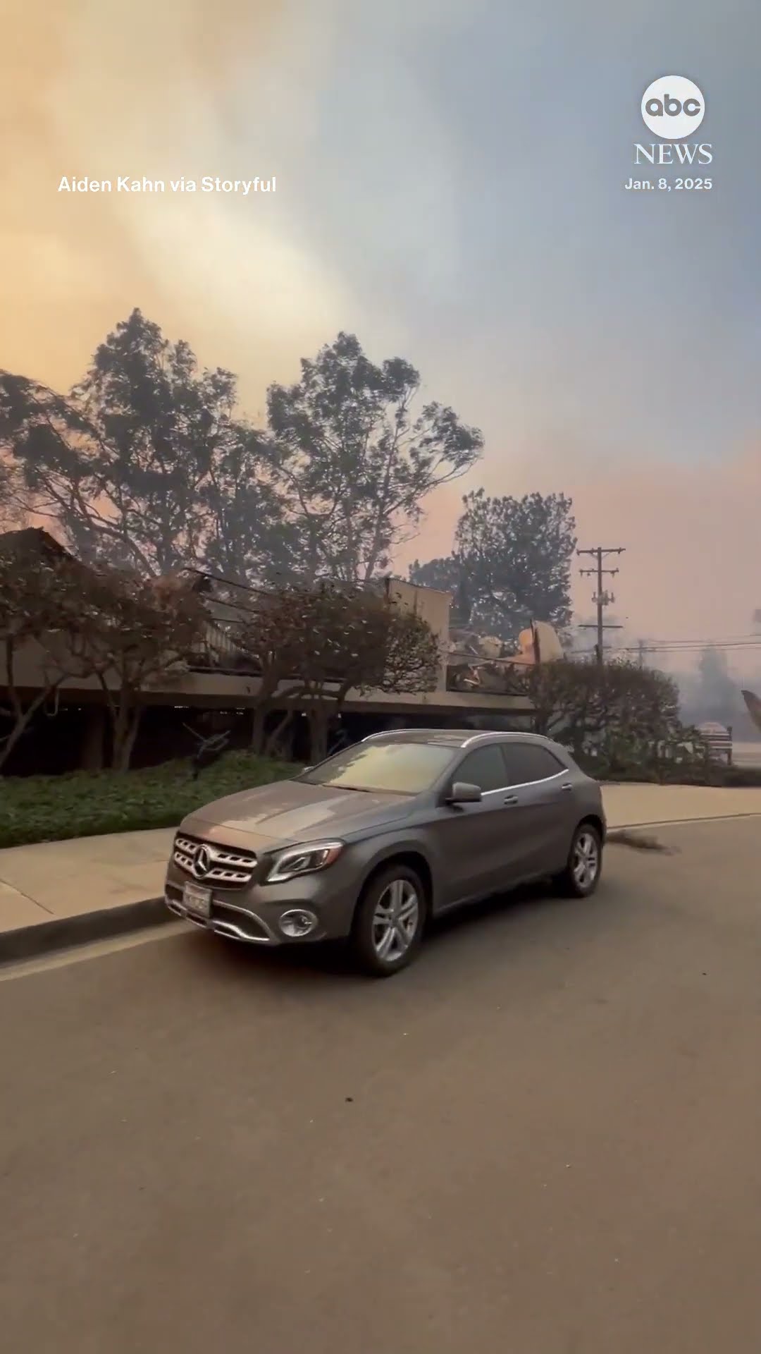 Heartbroken local returns to find home destroyed by Palisades Fire - ABC News