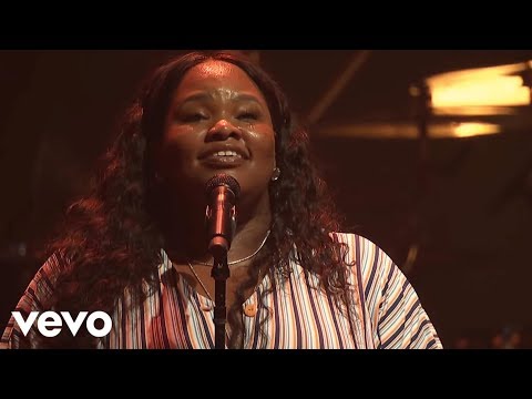 Tasha Cobbs Leonard - Dove's Eyes (Live At Passion City Church)