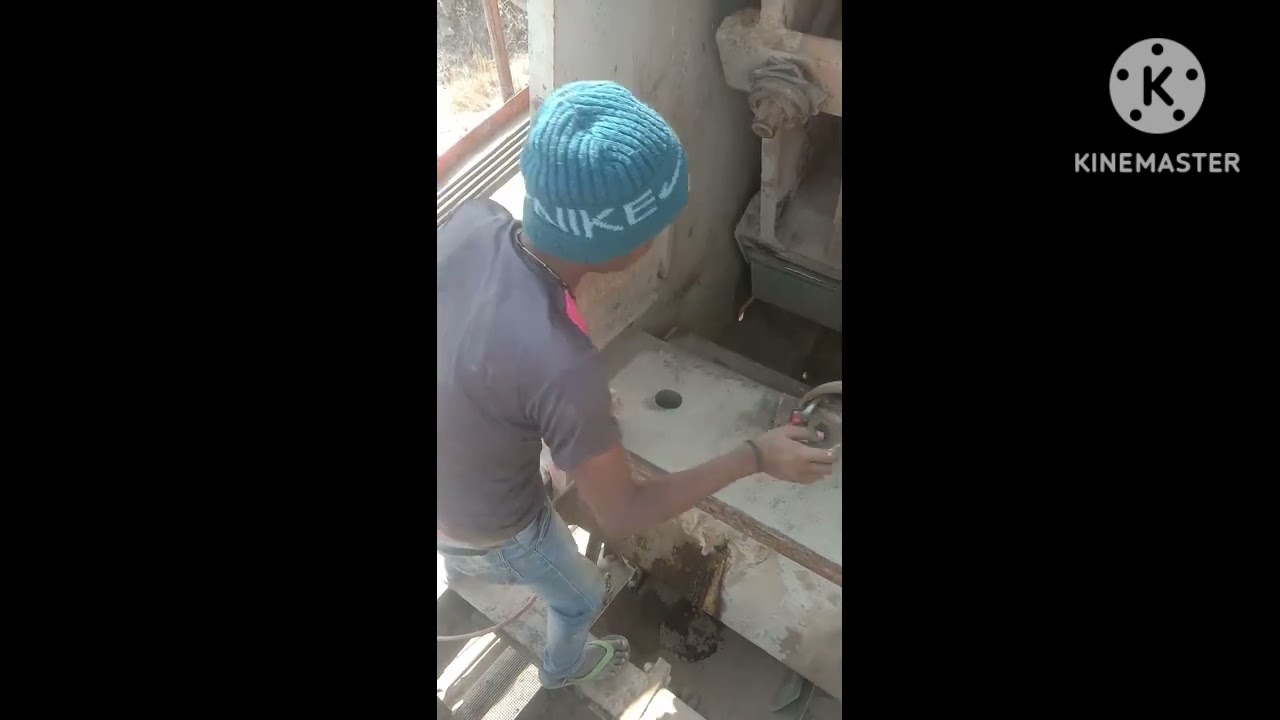 Puzzolana crusher (Jaw crusher taggal plaet keise fiting kare#virqlvideo #crushers