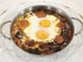 Huevos al plato con chorizo Receta Mira la Vida