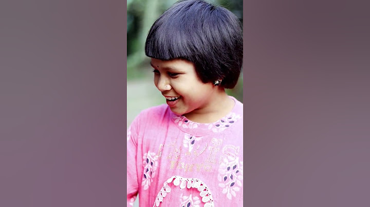 ছবি তুলতে গিয়ে মোবাইল চুরি।