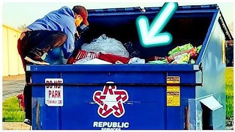 DUMPSTER DIVING - THEY THREW OUT HALF OF THE STORE!