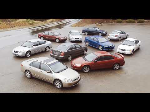 El campo de batalla del tamaño mediano: una comparación del sedán 2003