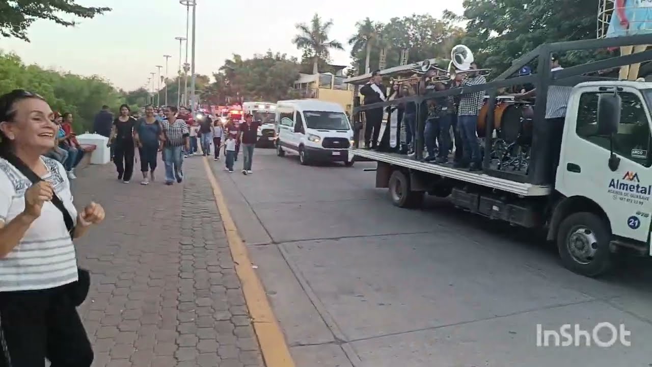 PASEO DEL MAL HUMOR, EL PRIMER DÍA DE CARNAVAL EN GUASAVE