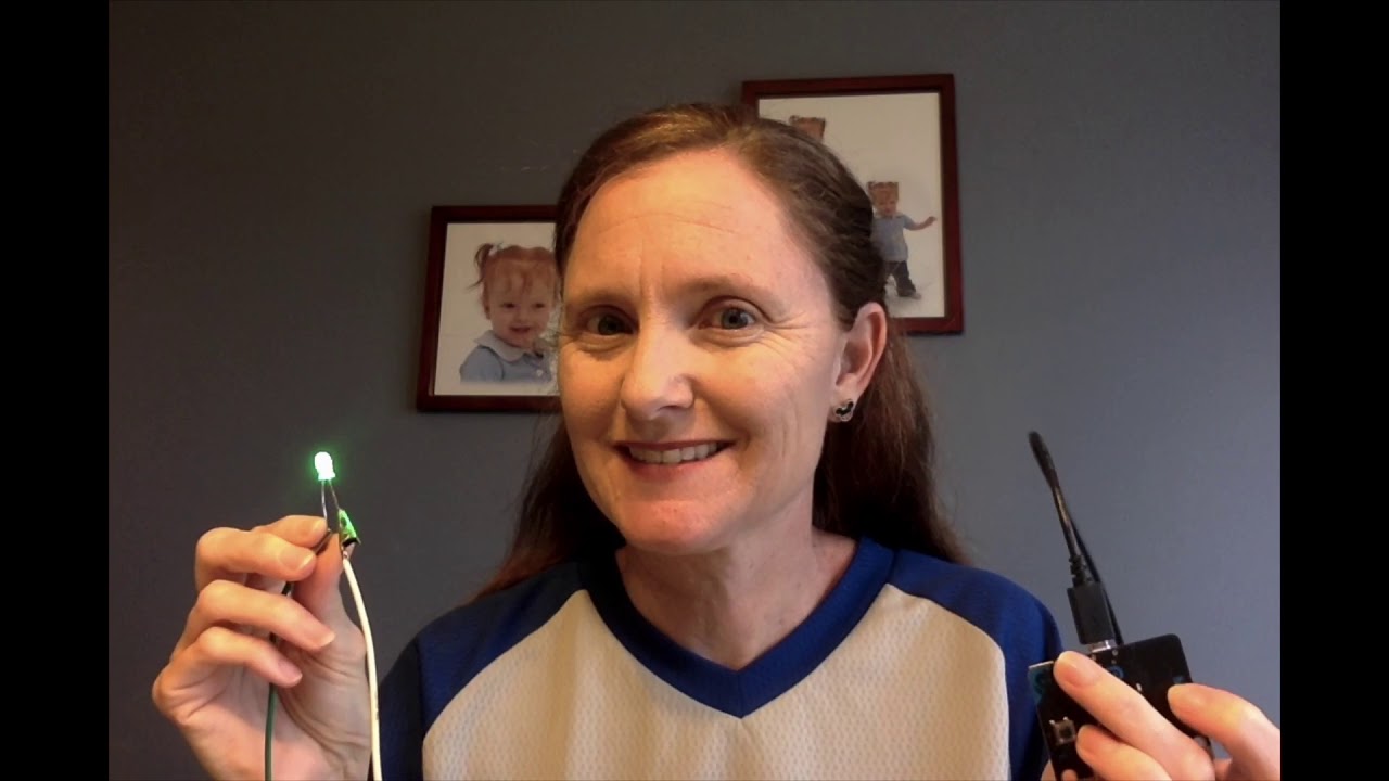 On/ Off Light Buttons on a Micro:bit - YouTube