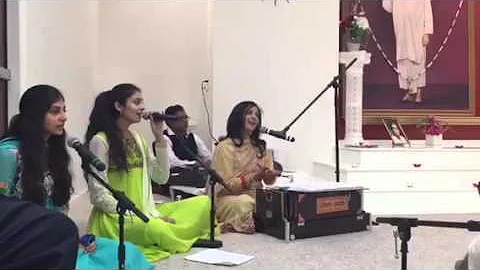 Sunita Kapur-Maili Chaadar Bhajan- Live Bhajans in...