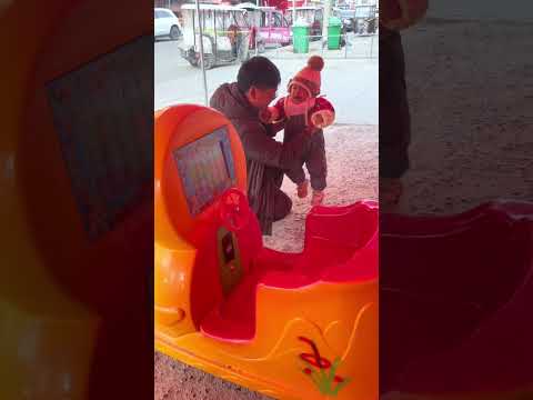 Crying bag: I want to play, I want to play #BaoDadBringsTheBaby #Parent-ChildDay