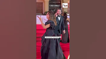 شوف الفنان محمد محمود عبد العزيز عمل ايه اول ما شاف الفنان محمد القس في مهرجان القاهرة 