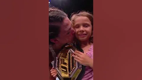 What a beautiful moment for Mackenzie Dern and her daughter ❤️🥹 #UFC321
