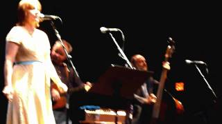 Iris DeMent & John Prine - Milwaukee, Here I Come! - 6/18/11 chords