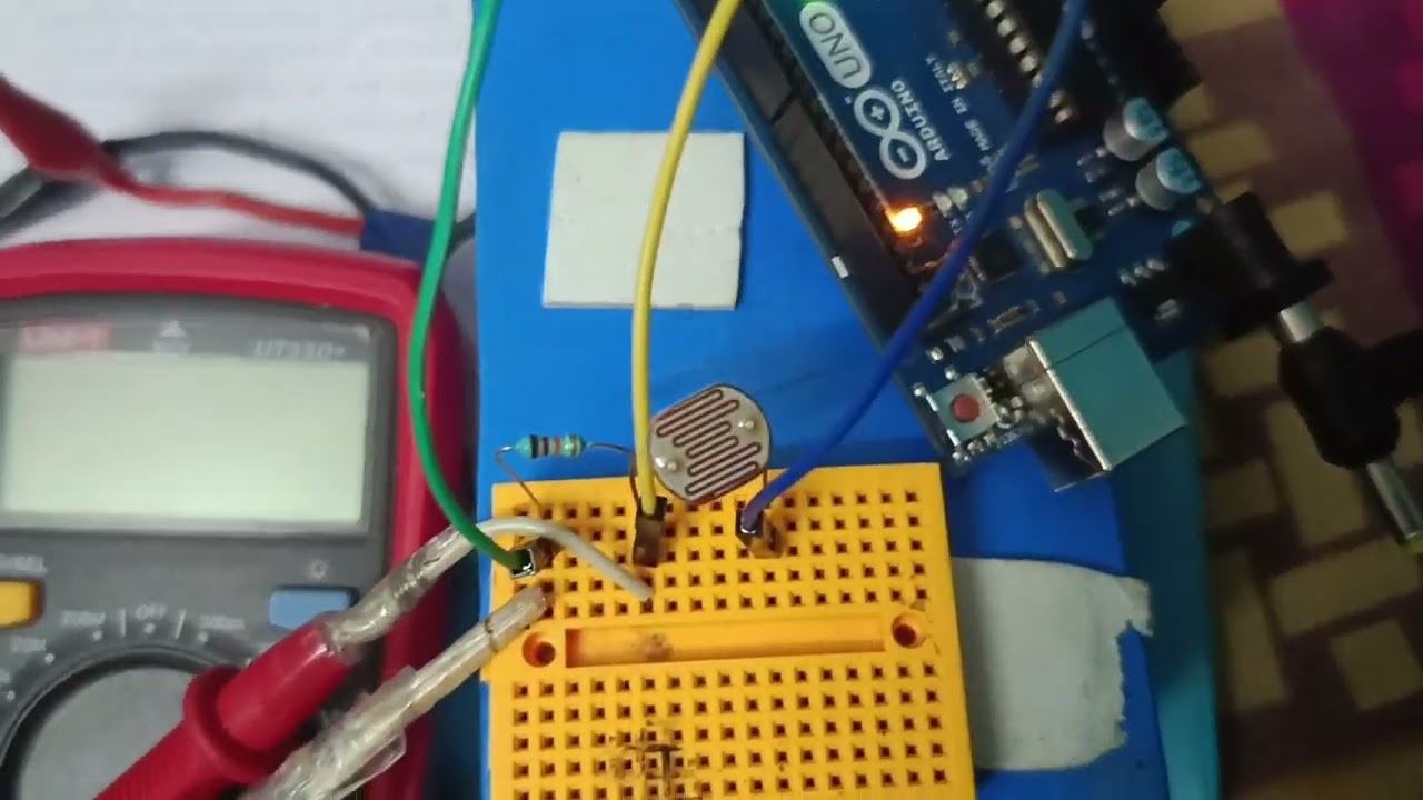 How to use a LDR with an arduino using a voltage divider circuit in gujarati