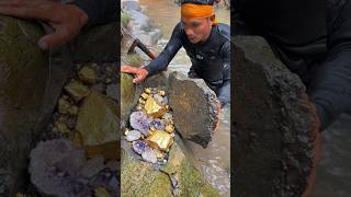 The process of finding gold | finding gold in bedrock fragments | finding gold nuggets worth $3000