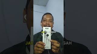 Headset kabel dengan jack 3.5mm praktis tinggal colok ke hp suaranya mantap banget 78=