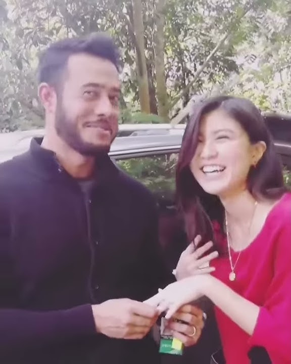 Zul Ariffin Sarung Cincin Ke Jari Elizabeth Tan