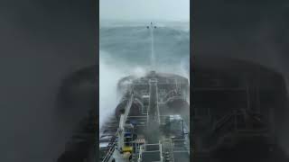 MONSTER WAVES - Caught on camera