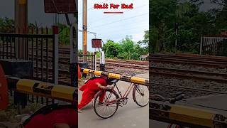 Railroad Crossing 🚸 Indian Railways Trains Videos 👍 #shorts #railgate #railway #railroad #railfatak
