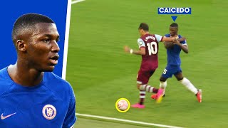 Moises Caicedo NIGHTMARE Debut For Chelsea 😣