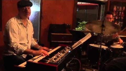 Brian Charette plays organSolo