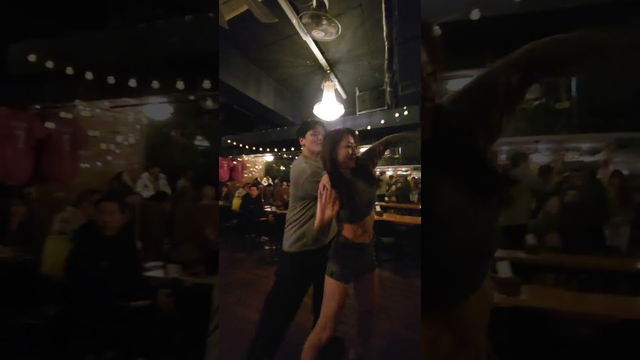 에로스 바차타 "우동"님 생일빵 @ 놀이터