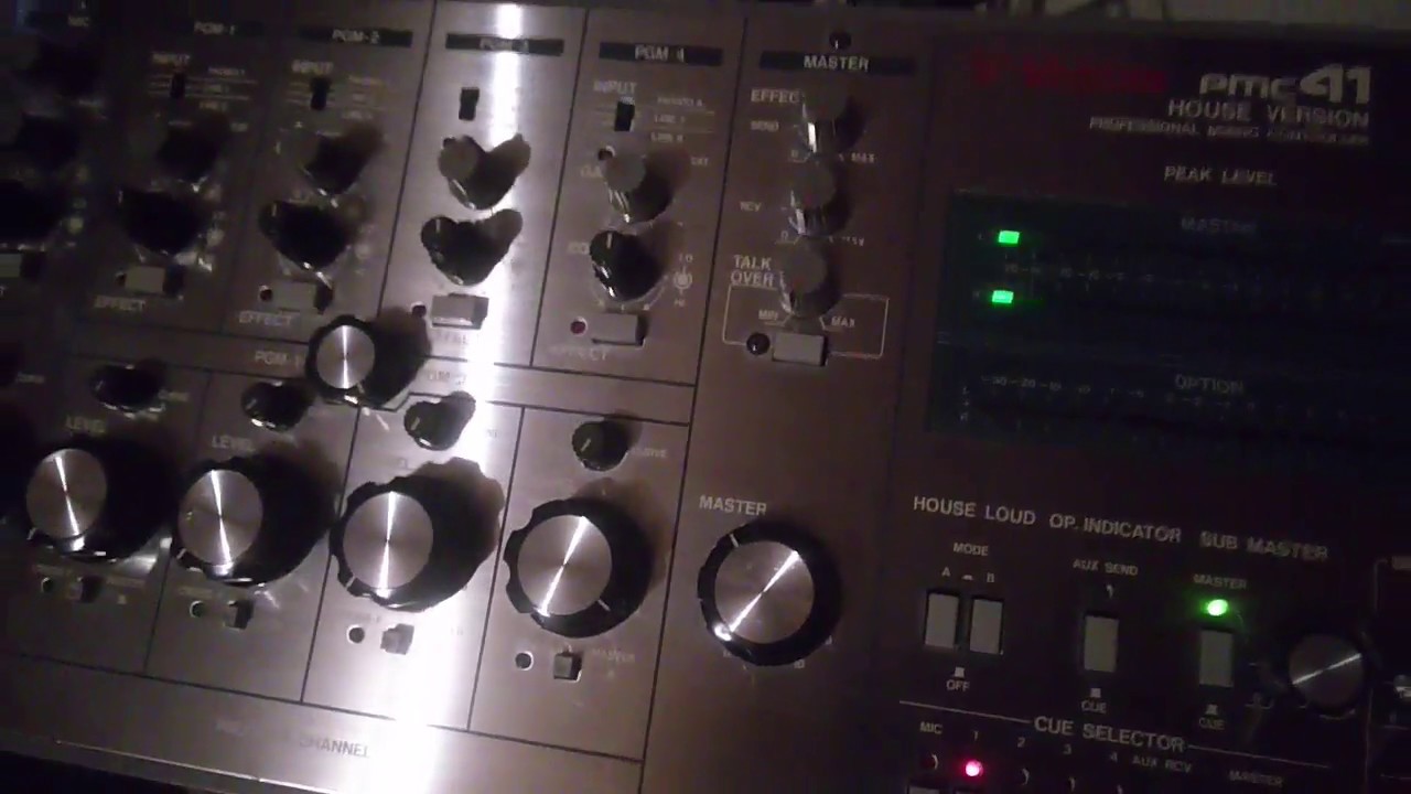 Vestax PMC-41 HOUSE VERSION - Rotary Crossfader Mixing - YouTube