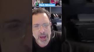 How to manage a HIPPO (highest paid person’s opinion) #shorts #data #product #founder #tech #startup