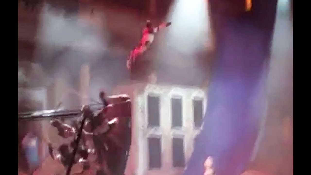 Russian Swing act into a silk 2016