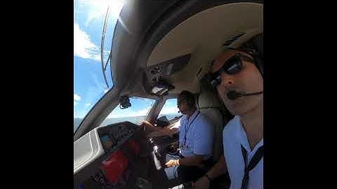 Phenom 300E Landing at Aspen (KASE)