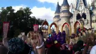 Video thumbnail of "Jennifer Hudson at Disney World"