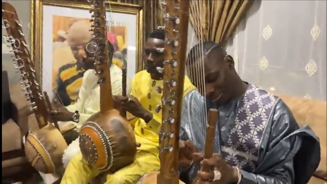 SIDIKI DIABATÉ & ses frères Balla Diabaté - SAMBE SAMBE chez ROI 1212 🇲🇱