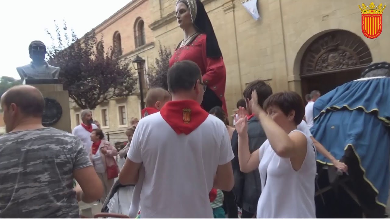 Fiestas de la Virgen de Nieva VIANA (18/09/ 2019) Baile de la Comparsa de Gigantes y Cabezudos 19 h.