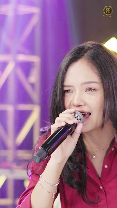 Aku tresno karo kowe, Nanging kowe tresno dee.. ( JESSICA NOVALIA - SAMPUN LILO ) #shorts