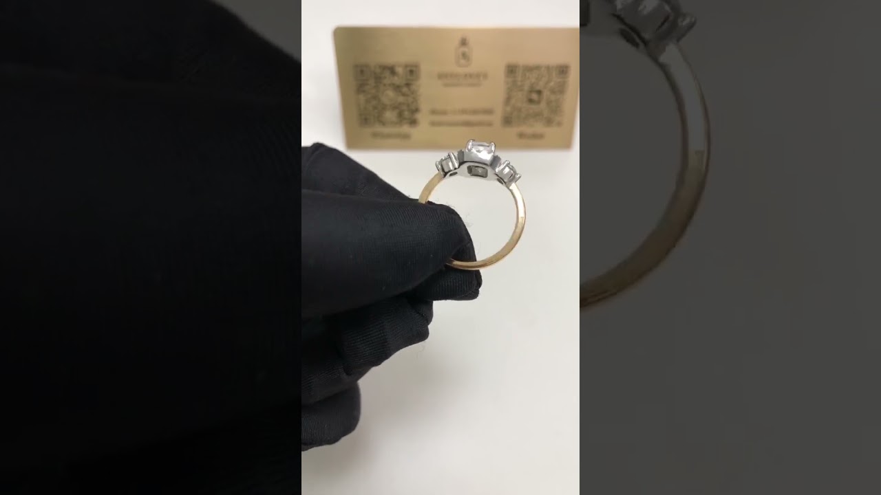 Anylovey Custom 18K Gold Emerald Cut VVS Lab Diamond Three Stone Engagement Ring