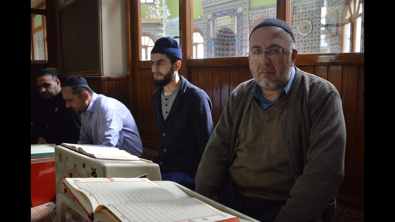 Karanfil Mukabele geleneğiyle Kur’an ile meşgul olmak kalplerimizi temizler