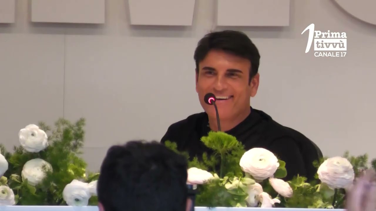 Sanremo 2026 | Tutta l’energia di Sal Da Vinci nella conferenza  dalla Sala Stampa Rai 